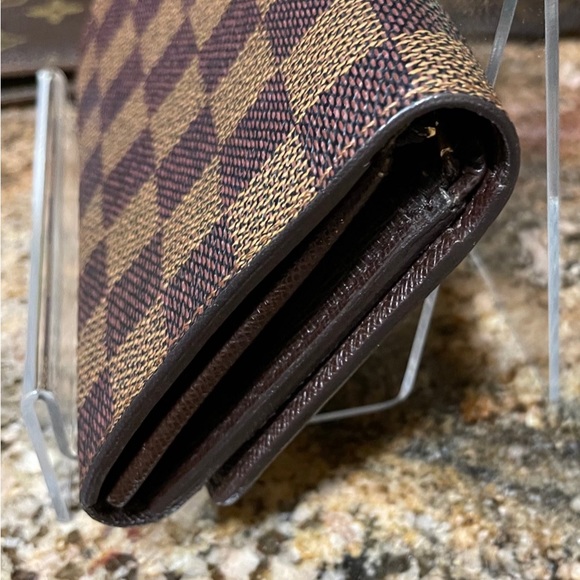 Louis Vuitton Tresor Wallet - Picture 6 of 9